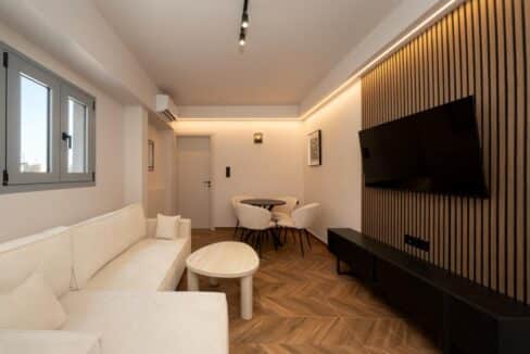 N658 – Furnished living and dining room